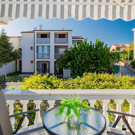 Apartment & Rooms Ivica คิร์ก ภายนอก รูปภาพ