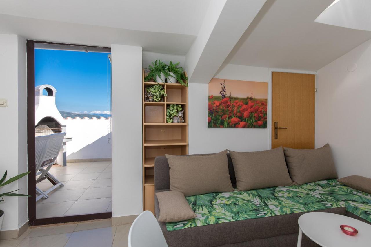 Apartment & Rooms Ivica คิร์ก ภายนอก รูปภาพ