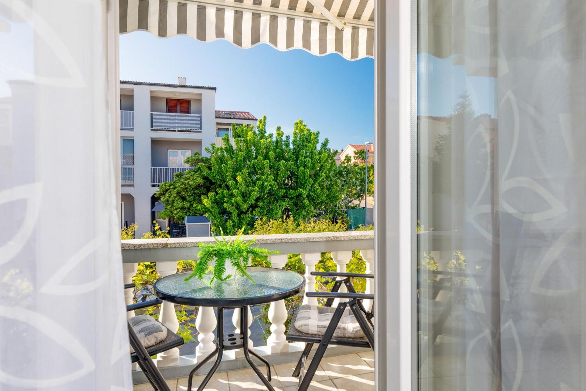 Apartment & Rooms Ivica คิร์ก ภายนอก รูปภาพ