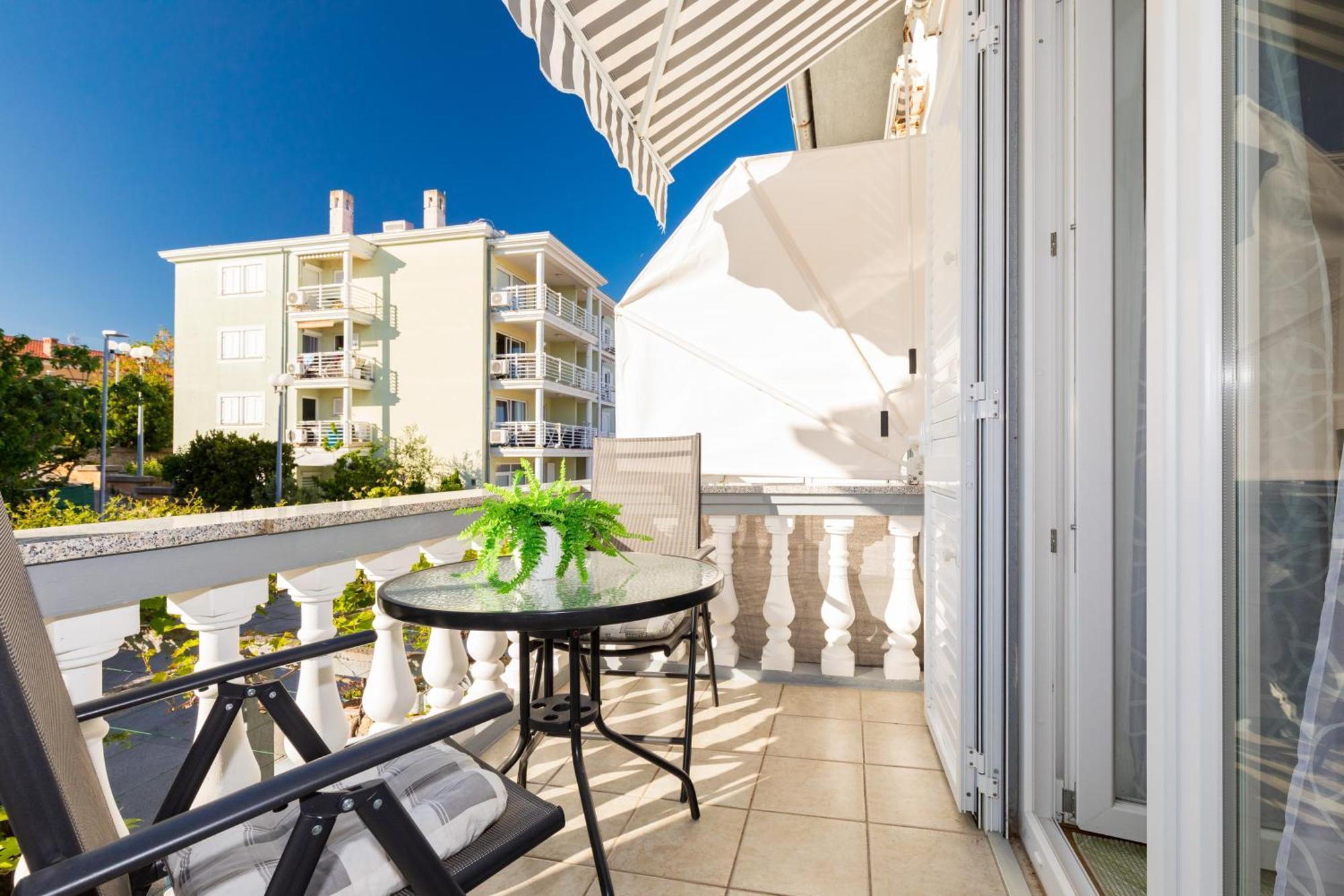 Apartment & Rooms Ivica คิร์ก ภายนอก รูปภาพ