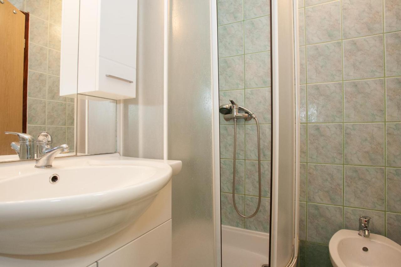 Apartment & Rooms Ivica คิร์ก ภายนอก รูปภาพ